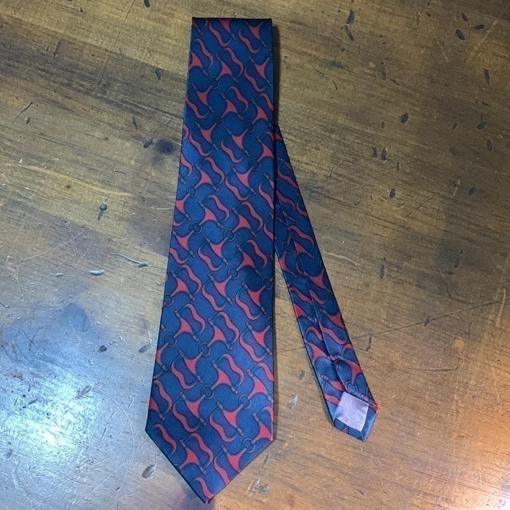 Silk Plaza navy with red and green horse-bits as the pattern silk necktie - Picture 2 of 7